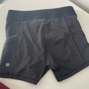 LULULEMON BIKER SHORTS WITH BEAUTIFUL DETAILS